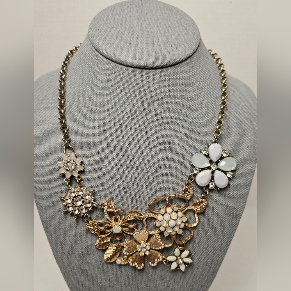 [Statement Flower Necklace] Bib or Colar Style ☆ Gold Chain & Silver Tones